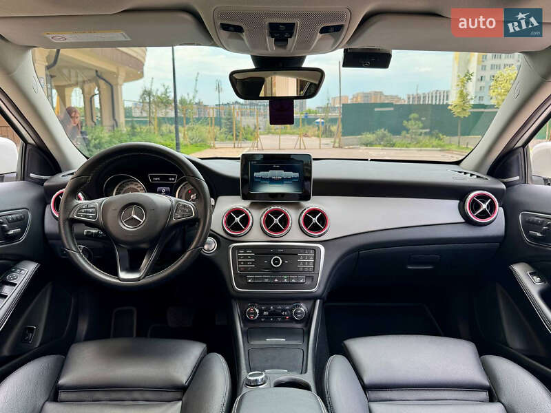 Внедорожник / Кроссовер Mercedes-Benz GLA-Class 2016 в Киеве