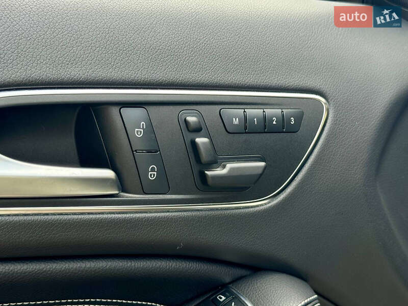 Внедорожник / Кроссовер Mercedes-Benz GLA-Class 2016 в Киеве