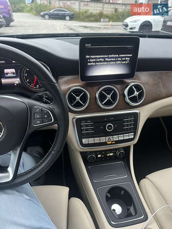 Позашляховик / Кросовер Mercedes-Benz GLA-Class 2018 в Львові