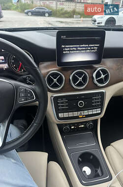 Позашляховик / Кросовер Mercedes-Benz GLA-Class 2018 в 
