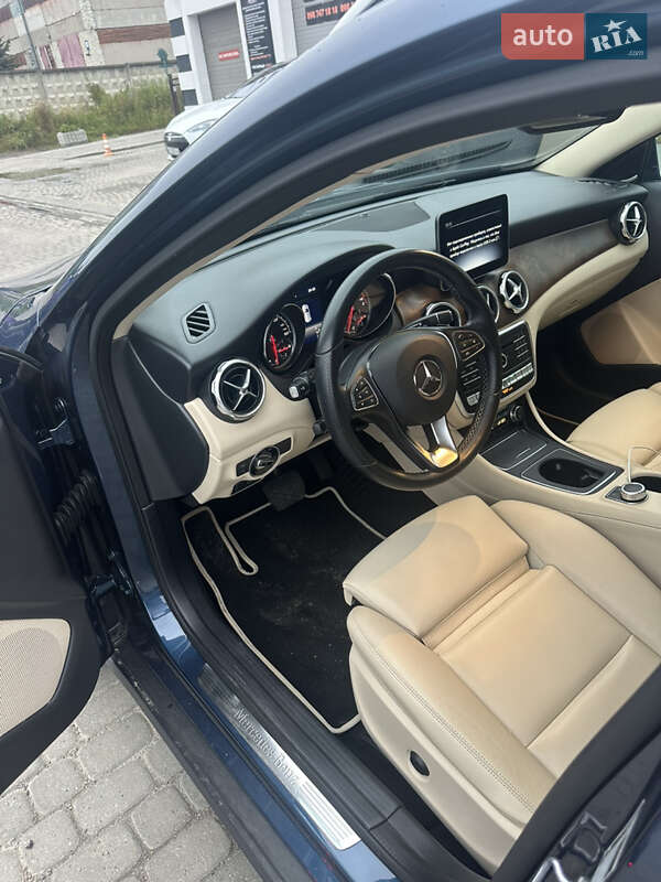 Позашляховик / Кросовер Mercedes-Benz GLA-Class 2018 в Львові