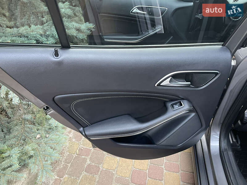 Внедорожник / Кроссовер Mercedes-Benz GLA-Class 2014 в Киеве фото 13 Внедорожник / Кроссовер Mercedes-Benz GLA-Class 2014 в Киеве