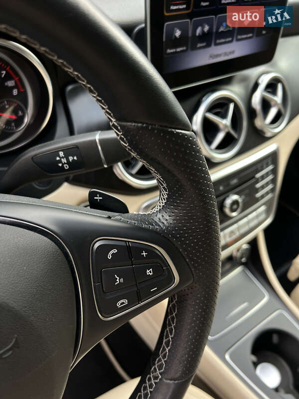 Внедорожник / Кроссовер Mercedes-Benz GLA-Class 2019 в Киеве