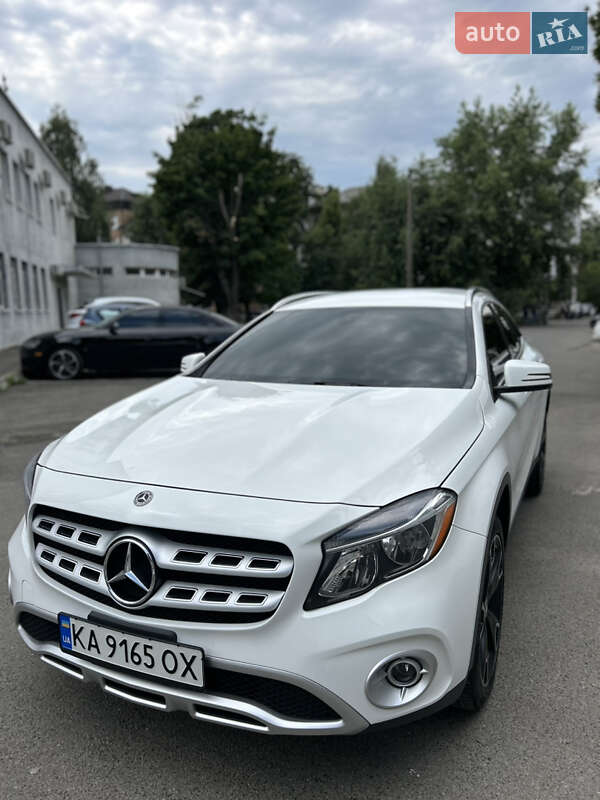Позашляховик / Кросовер Mercedes-Benz GLA-Class 2019 в 