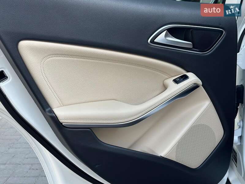 Позашляховик / Кросовер Mercedes-Benz GLA-Class 2019 в Одесі
