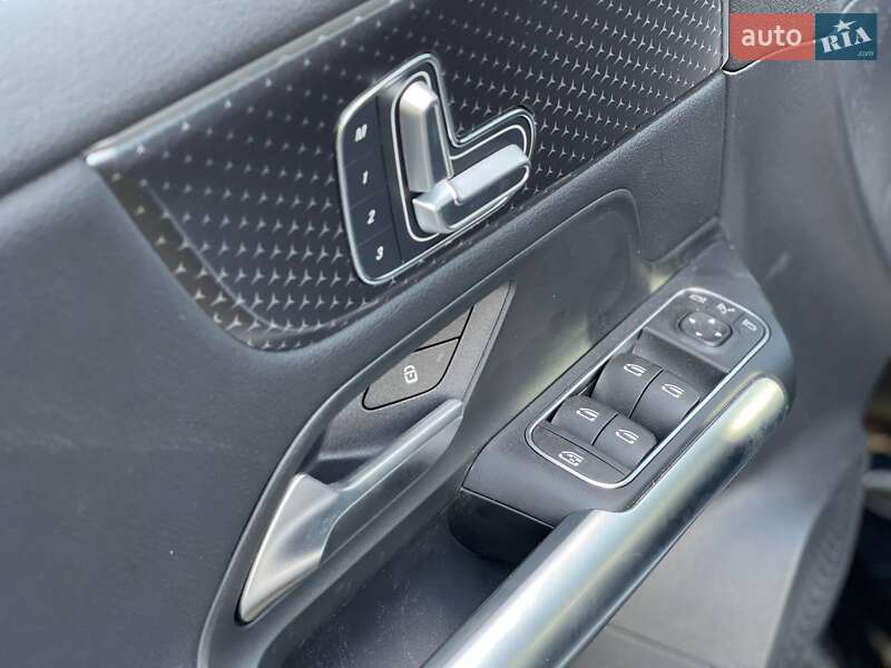 Внедорожник / Кроссовер Mercedes-Benz GLA-Class 2024 в Киеве