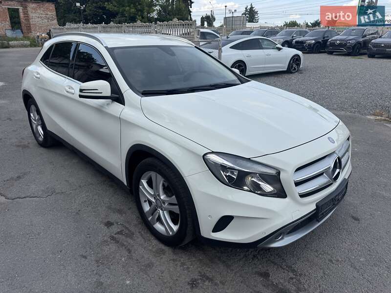Внедорожник / Кроссовер Mercedes-Benz GLA-Class 2016 в Тернополе