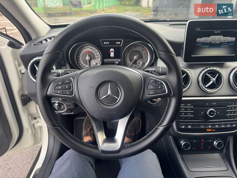 Внедорожник / Кроссовер Mercedes-Benz GLA-Class 2016 в Тернополе