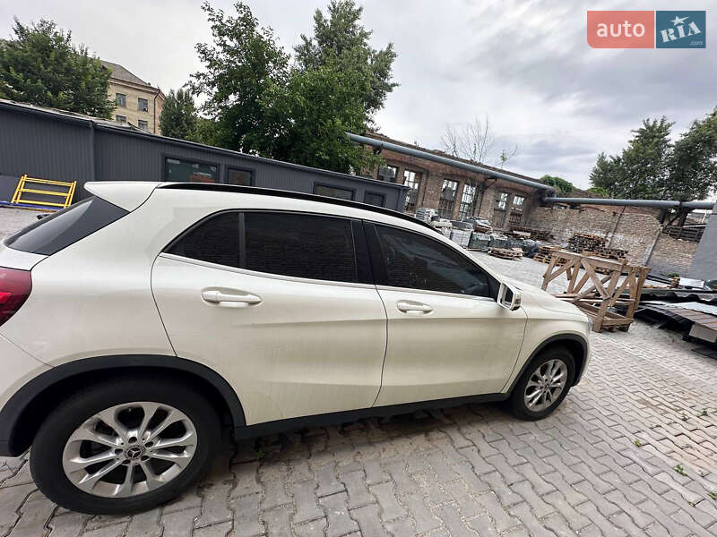 Внедорожник / Кроссовер Mercedes-Benz GLA-Class 2017 в Киеве