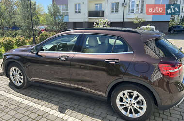 Внедорожник / Кроссовер Mercedes-Benz GLA-Class 2017 в 