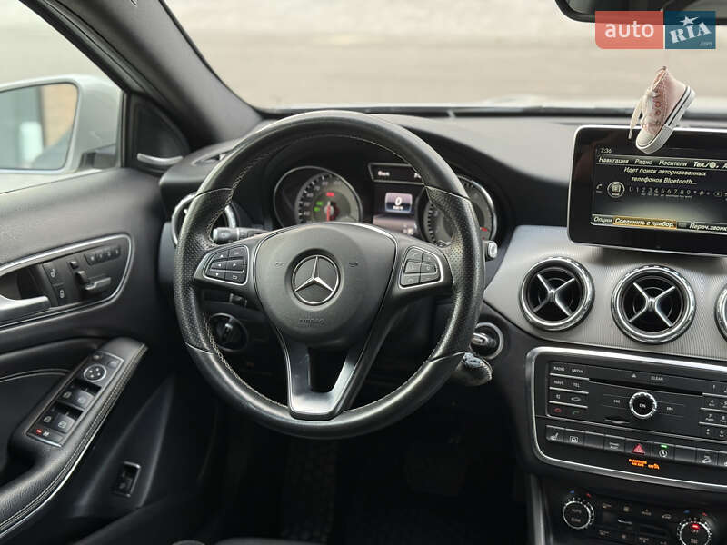 Внедорожник / Кроссовер Mercedes-Benz GLA-Class 2016 в Ровно
