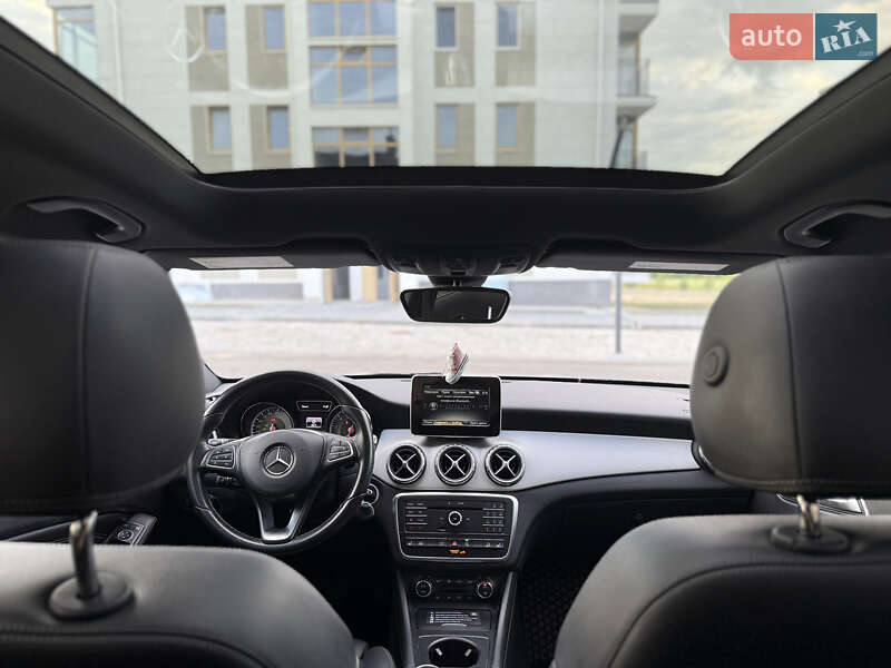 Внедорожник / Кроссовер Mercedes-Benz GLA-Class 2016 в Ровно