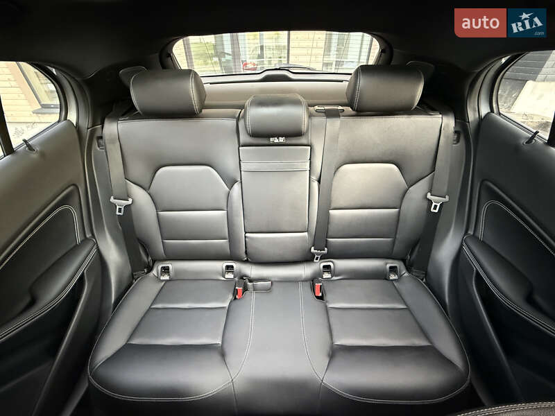 Внедорожник / Кроссовер Mercedes-Benz GLA-Class 2016 в Ровно