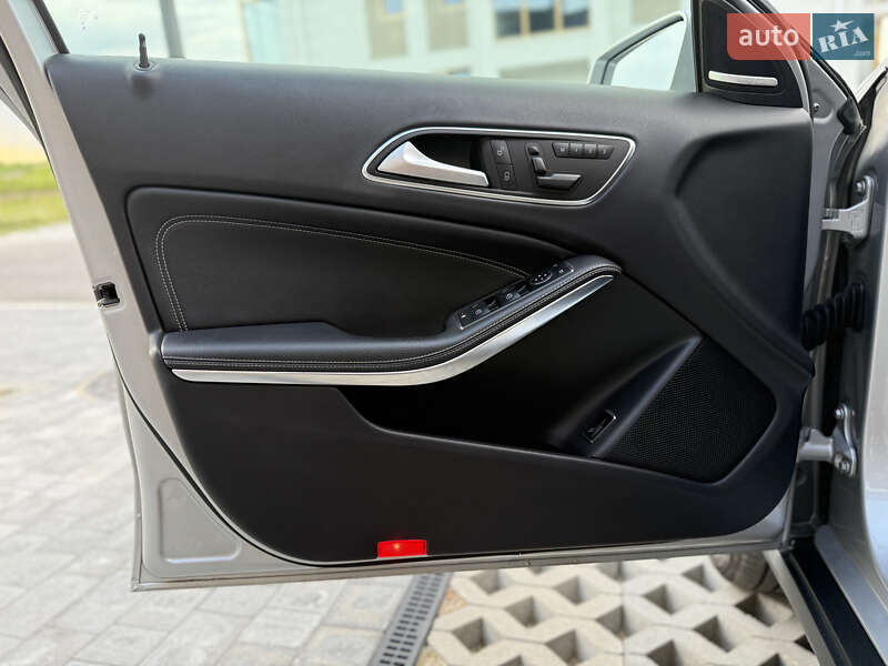 Внедорожник / Кроссовер Mercedes-Benz GLA-Class 2016 в Ровно