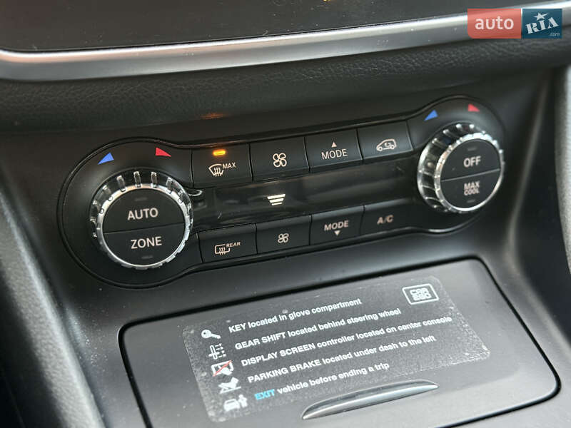 Внедорожник / Кроссовер Mercedes-Benz GLA-Class 2016 в Ровно