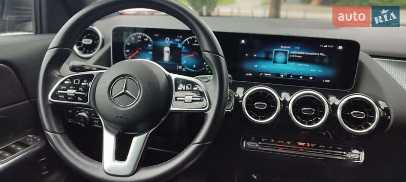 Внедорожник / Кроссовер Mercedes-Benz GLA-Class 2020 в Киеве