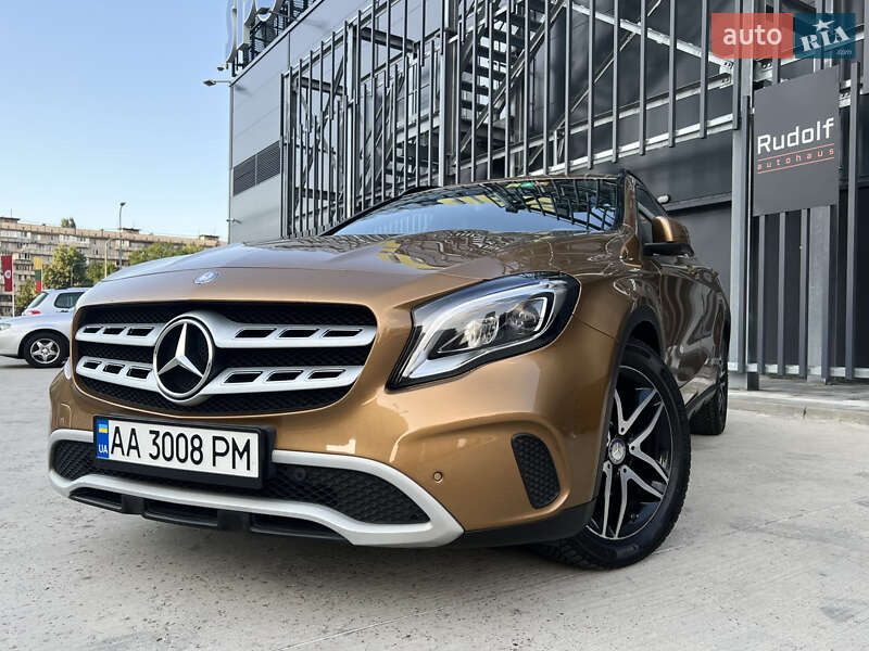 Внедорожник / Кроссовер Mercedes-Benz GLA-Class 2017 в Киеве