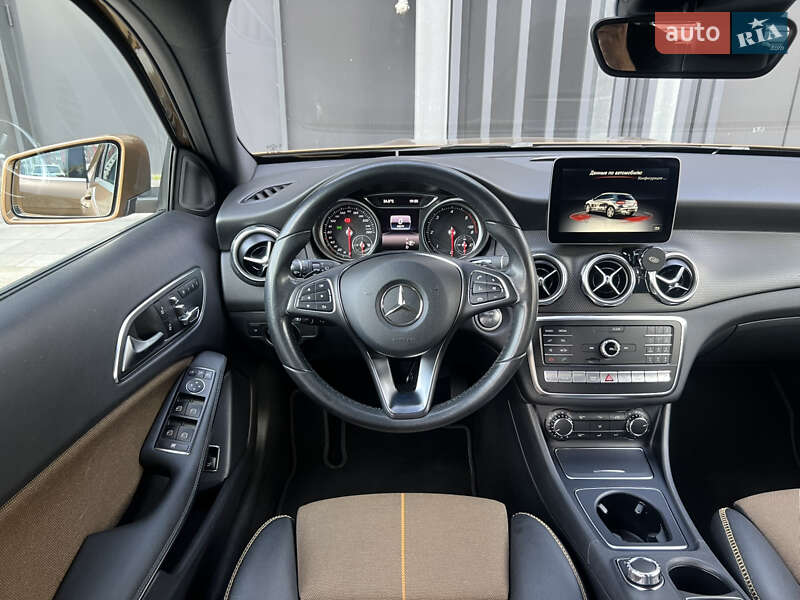 Внедорожник / Кроссовер Mercedes-Benz GLA-Class 2017 в Киеве