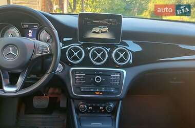 Внедорожник / Кроссовер Mercedes-Benz GLA-Class 2016 в 