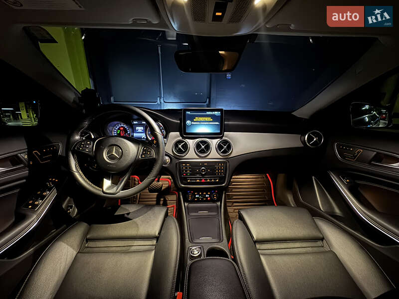 Внедорожник / Кроссовер Mercedes-Benz GLA-Class 2016 в Киеве