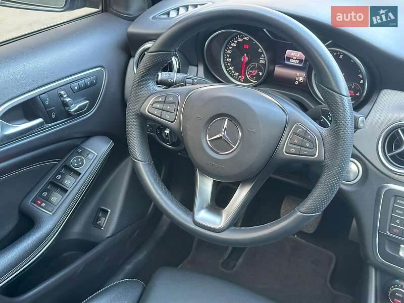 Позашляховик / Кросовер Mercedes-Benz GLA-Class 2019 в Одесі