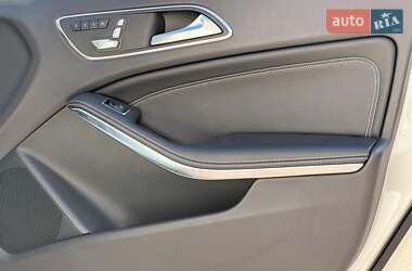 Внедорожник / Кроссовер Mercedes-Benz GLA-Class 2017 в 