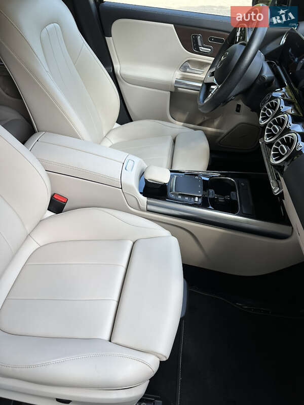 Внедорожник / Кроссовер Mercedes-Benz GLA-Class 2021 в Львове