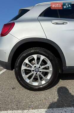 Внедорожник / Кроссовер Mercedes-Benz GLA-Class 2014 в 