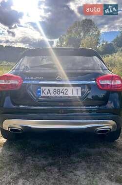 Внедорожник / Кроссовер Mercedes-Benz GLA-Class 2016 в 