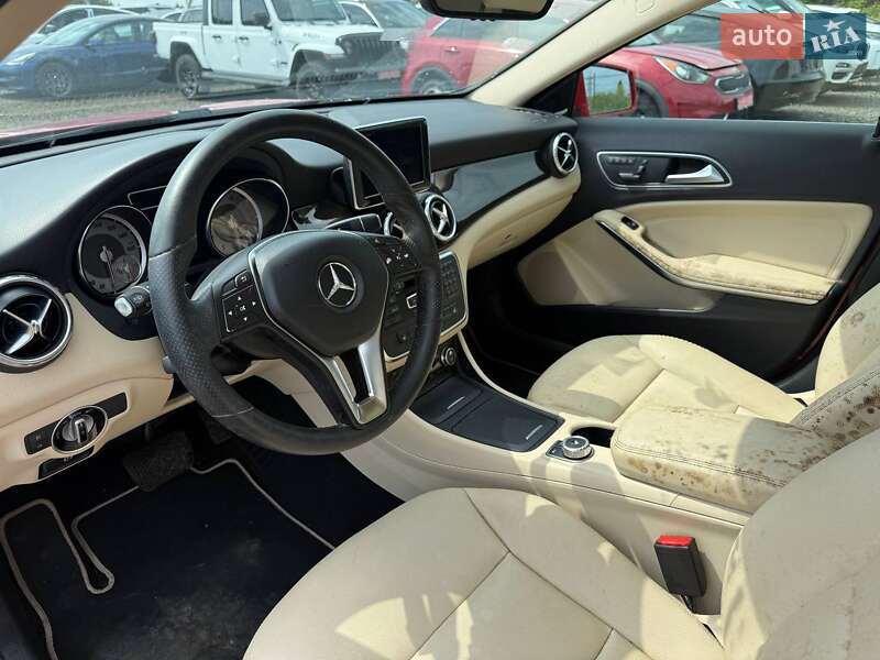 Внедорожник / Кроссовер Mercedes-Benz GLA-Class 2015 в Луцке
