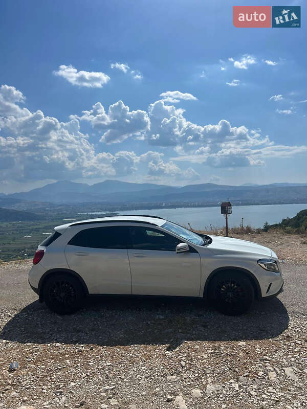 Внедорожник / Кроссовер Mercedes-Benz GLA-Class 2016 в Ивано-Франковске