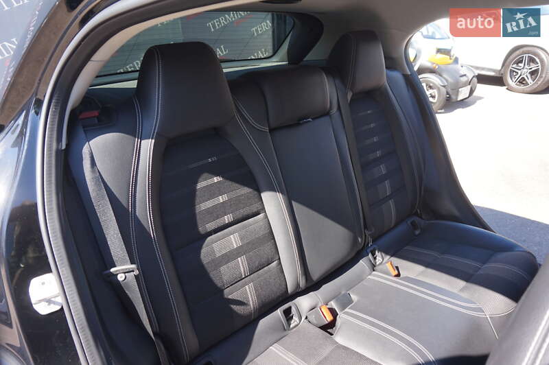 Внедорожник / Кроссовер Mercedes-Benz GLA-Class 2017 в Одессе