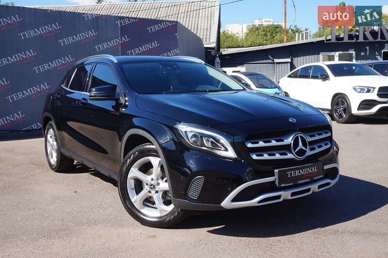 Внедорожник / Кроссовер Mercedes-Benz GLA-Class 2017 в 