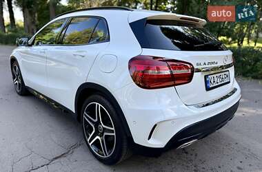 Внедорожник / Кроссовер Mercedes-Benz GLA-Class 2018 в 