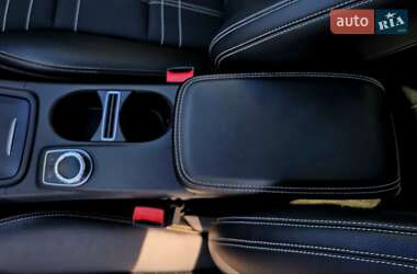 Внедорожник / Кроссовер Mercedes-Benz GLA-Class 2016 в 