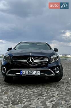 Внедорожник / Кроссовер Mercedes-Benz GLA-Class 2018 в Днепре