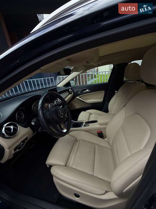 Позашляховик / Кросовер Mercedes-Benz GLA-Class 2018 в Дніпрі