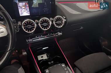 Позашляховик / Кросовер Mercedes-Benz GLA-Class 2021 в 