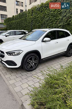 Внедорожник / Кроссовер Mercedes-Benz GLA-Class 2022 в Киеве