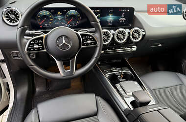 Внедорожник / Кроссовер Mercedes-Benz GLA-Class 2022 в 