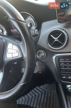 Позашляховик / Кросовер Mercedes-Benz GLA-Class 2015 в 