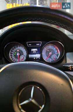Позашляховик / Кросовер Mercedes-Benz GLA-Class 2015 в 