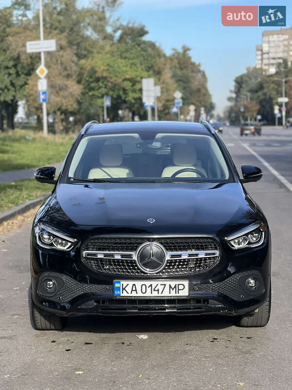 Внедорожник / Кроссовер Mercedes-Benz GLA-Class 2021 в 