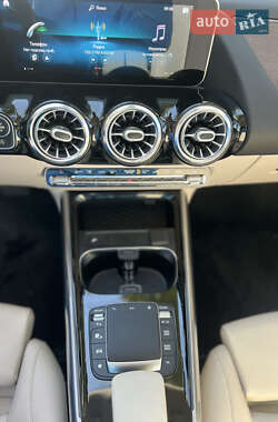 Внедорожник / Кроссовер Mercedes-Benz GLA-Class 2021 в 