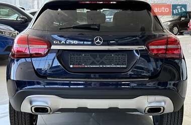 Внедорожник / Кроссовер Mercedes-Benz GLA-Class 2019 в 