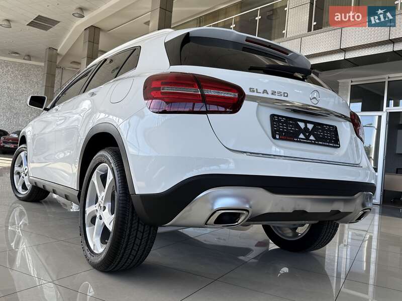 Внедорожник / Кроссовер Mercedes-Benz GLA-Class 2019 в Одессе