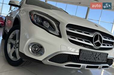 Позашляховик / Кросовер Mercedes-Benz GLA-Class 2019 в 
