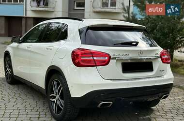 Позашляховик / Кросовер Mercedes-Benz GLA-Class 2015 в 