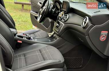 Позашляховик / Кросовер Mercedes-Benz GLA-Class 2015 в 