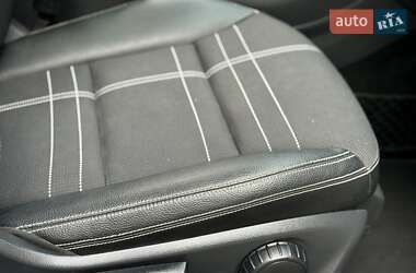 Позашляховик / Кросовер Mercedes-Benz GLA-Class 2015 в 